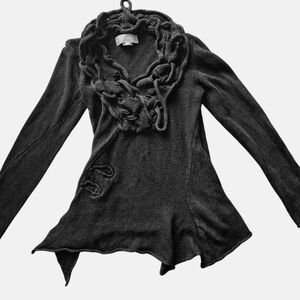 Zuza-Bart 100% linen Black ruffle long sleeve top with asymmetrical hem